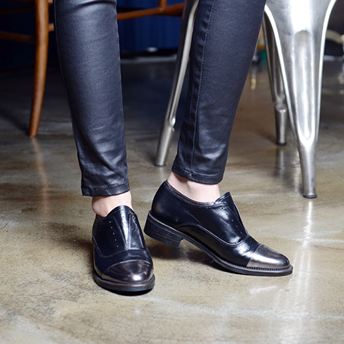 TOE CAP BLACK LEATHER LOAFERS 2.5&#039;0.8